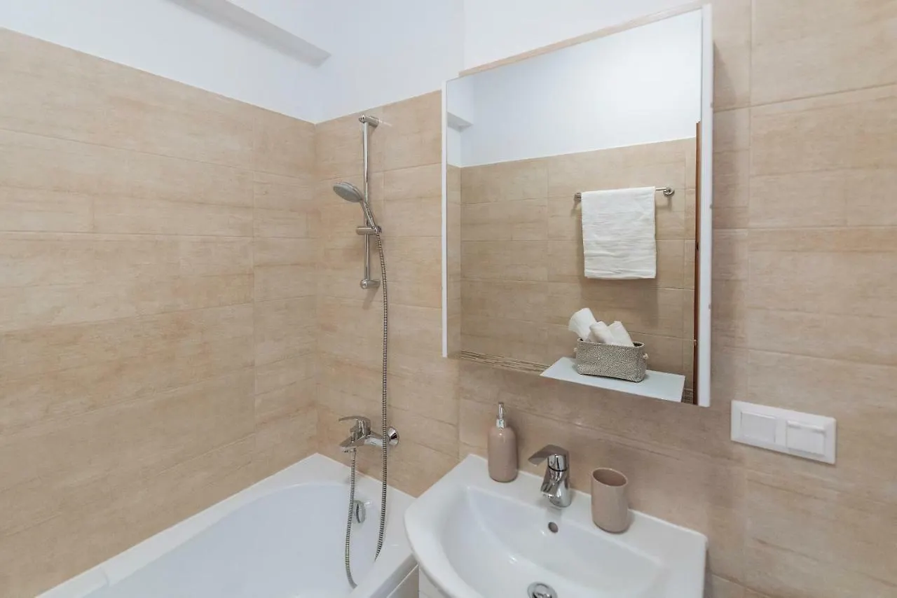 Sunny Muncii Apartment Bucharest